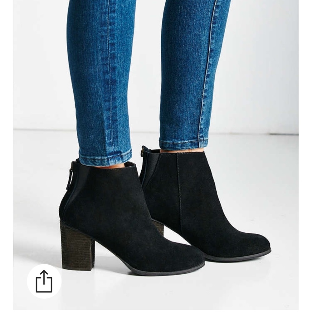 Urban Outfitters Ecote Short Black Suede Booties