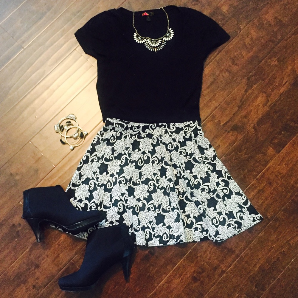 Small floral black and ivory skirt