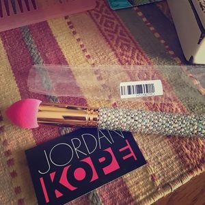 Jordan Kope bling makeup brush