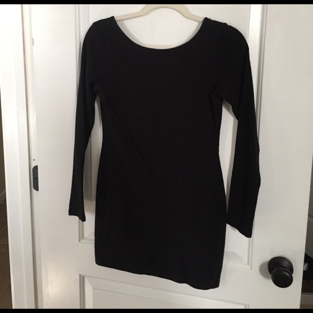 Long sleeved black body con dress