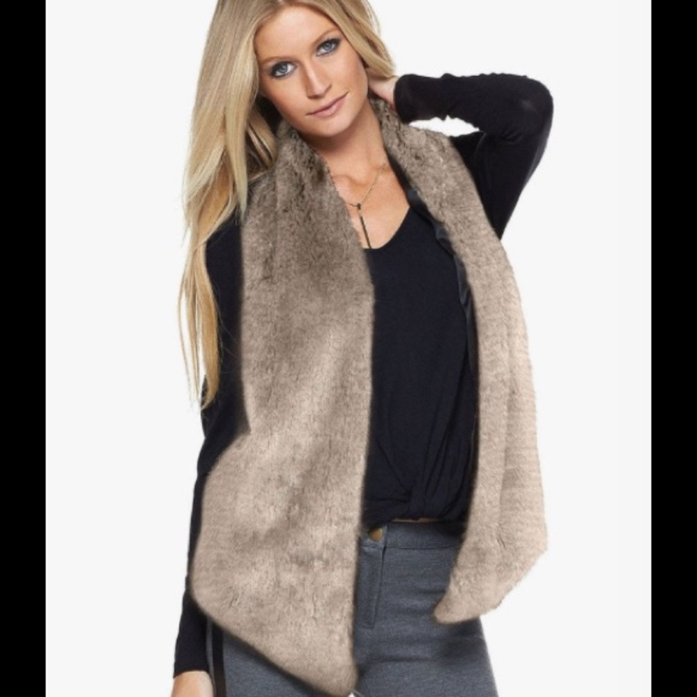 Tart Collection Kya Faux Fur Vest in Grey