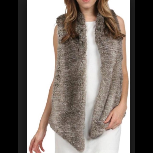 Tart Collection Kya Faux Fur Vest in Grey - Picture 2 of 5
