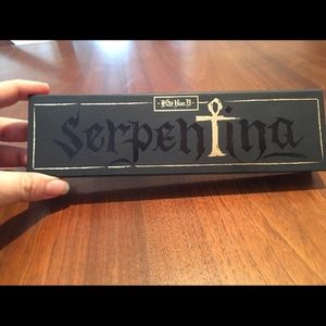 Kat Von D Serpentina