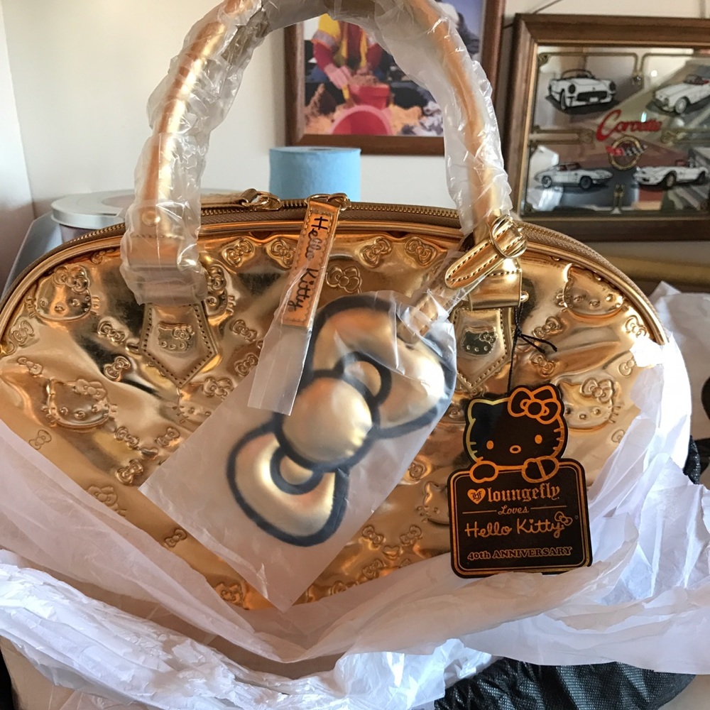 HELLO KITTY CON EXCLUSIVE Limited Edition