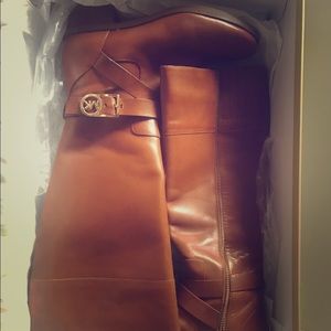 NEW In box Michael Kors boots sz 7