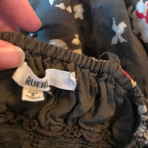 Ruehl Flowy Floral Tank - Picture 3 of 3