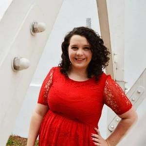 Meet your Posher, Caitlin