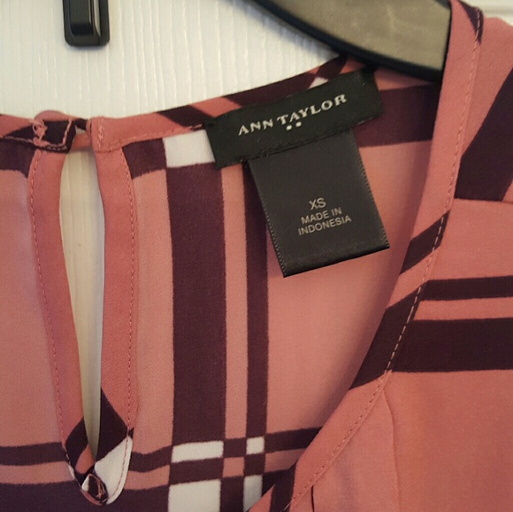 Ann Taylor Sleeveless Blouse - Picture 4 of 4