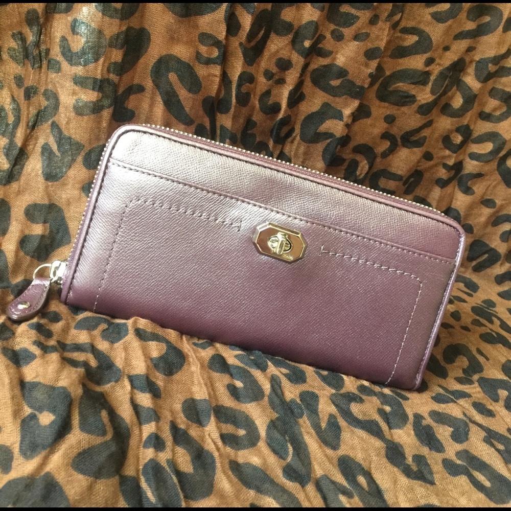 Coach Campbell Leather Accordion Zip Wallet