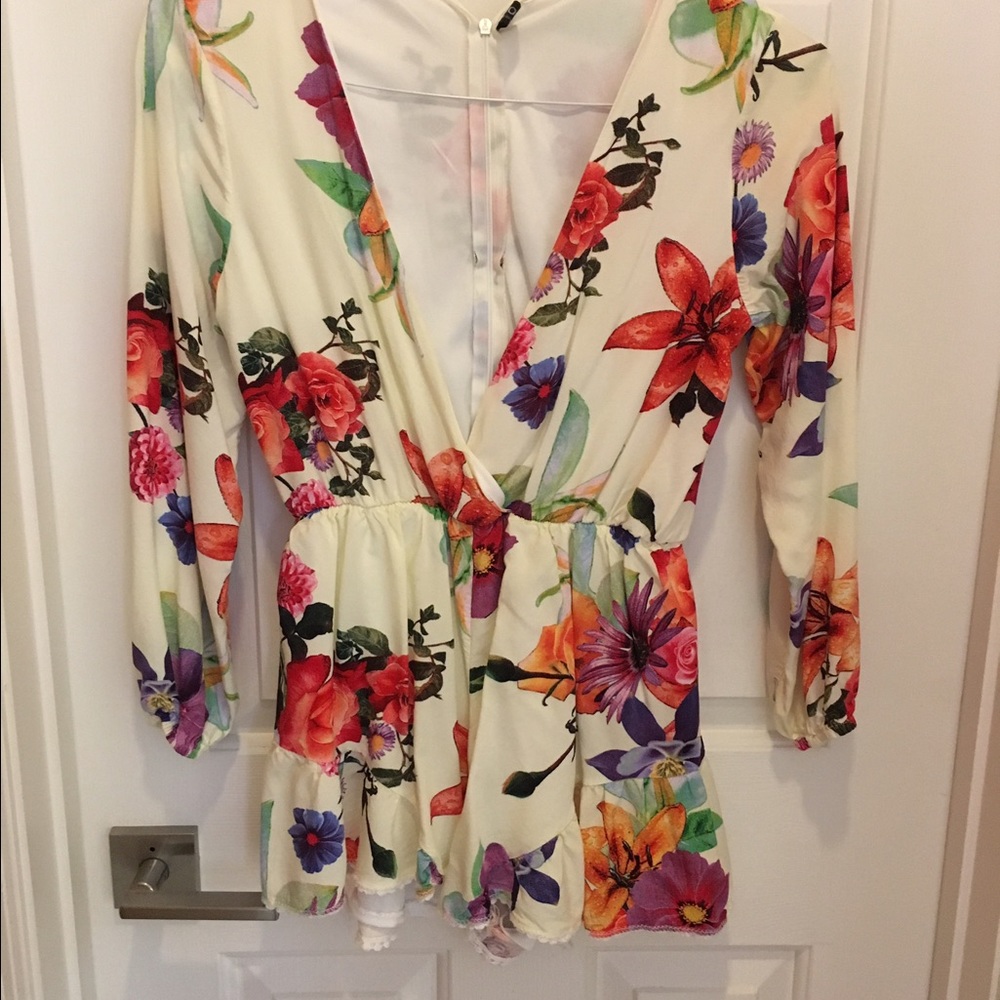 Final sale !!!!Long sleeve romper .