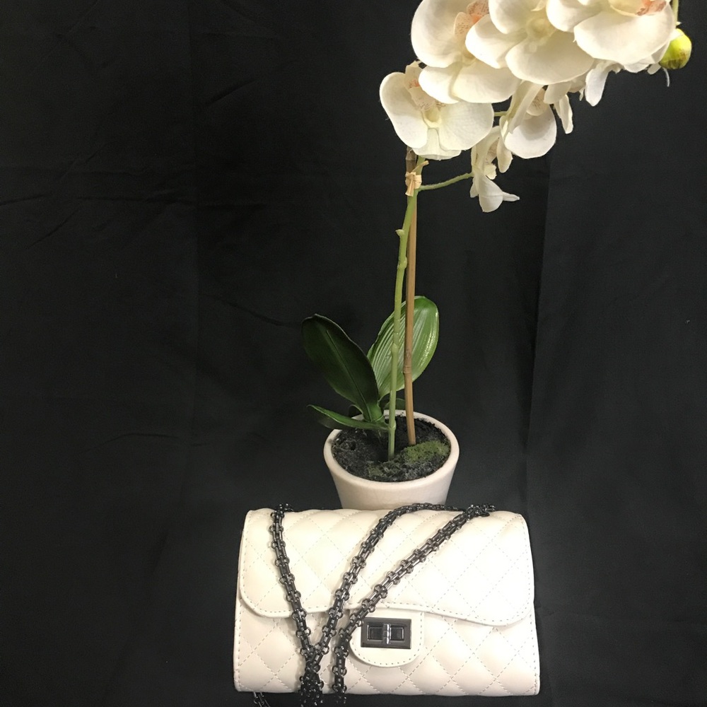 Beige cream quilted cross body shoulder handbag