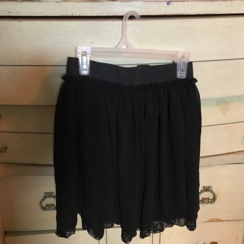 kardashian mini skirt