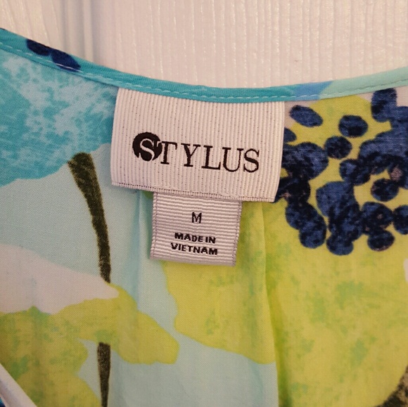 Colorful Floral 3/4 Sleeve Top - Picture 3 of 3