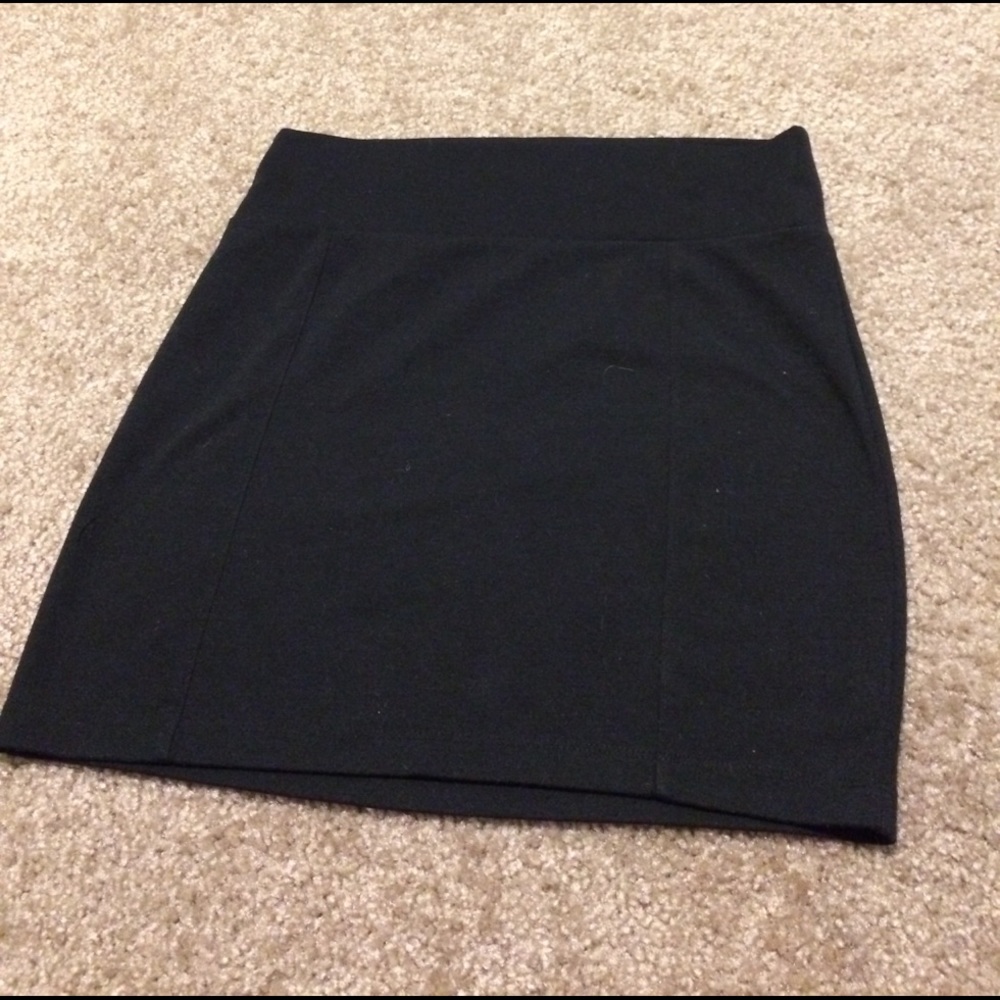 Decree Size Large Skirt