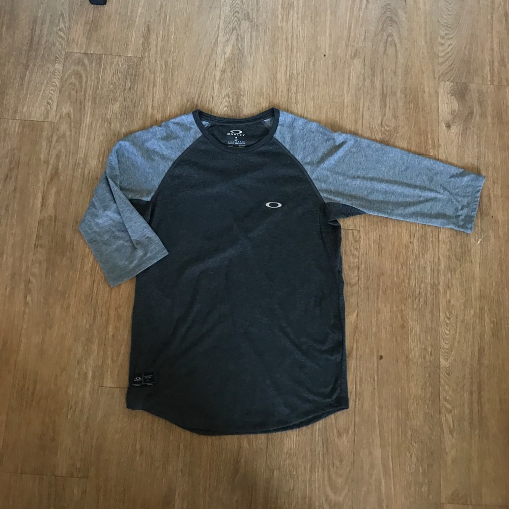 Oakley men's tshirt, 3/4  sleeve jersey style