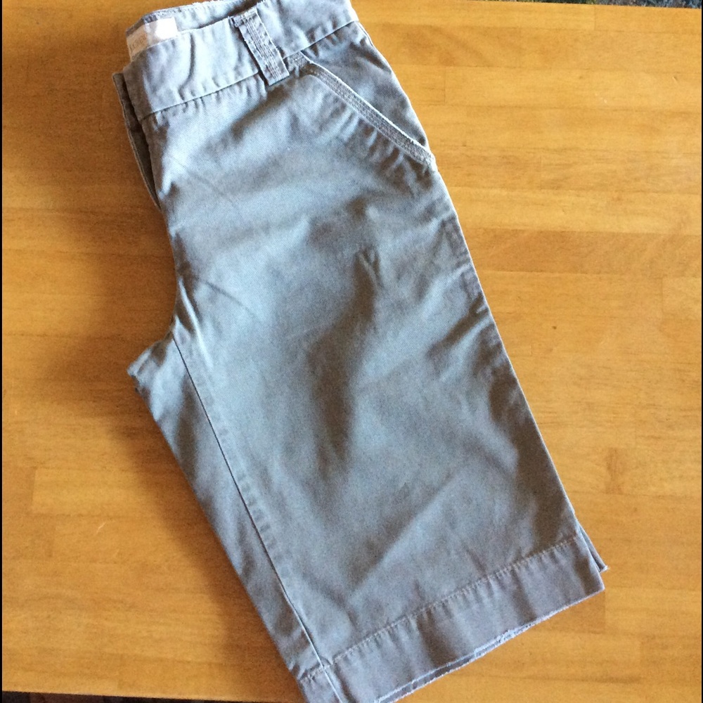 J Crew - Classic twill chino shorts -sz 2