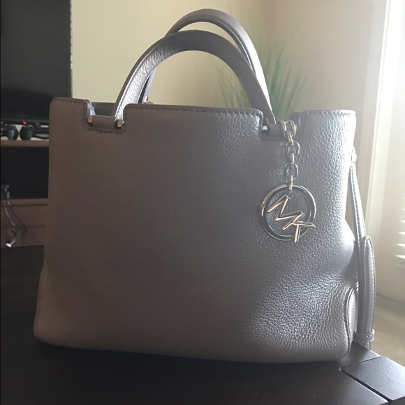 Michael Kors Lilac handbag with removable strap - Picture 1 of 8