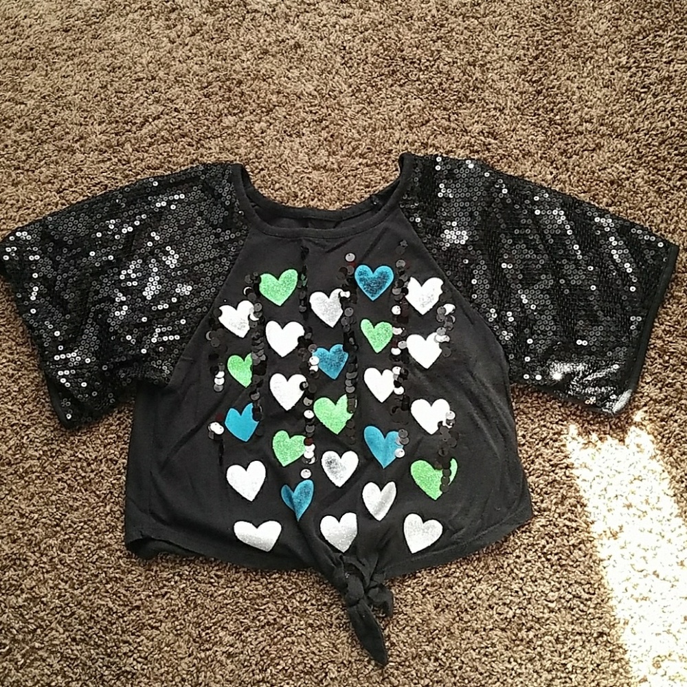 Justice Short Sleeve Shirt. Great condition.