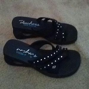 Skechers flip flops