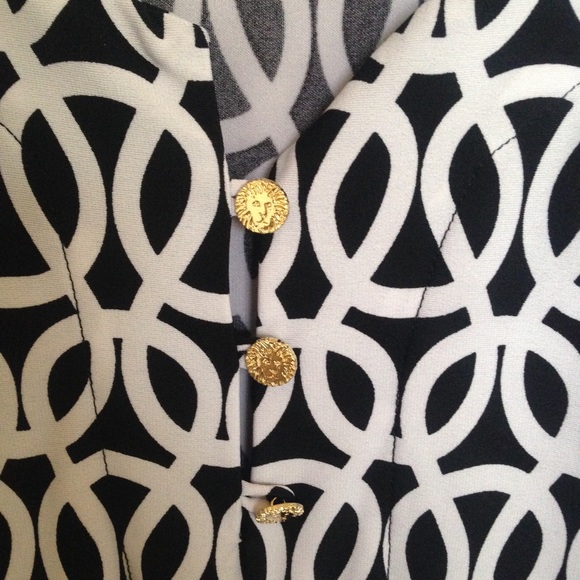 Anne Klein Tunic - Picture 2 of 4