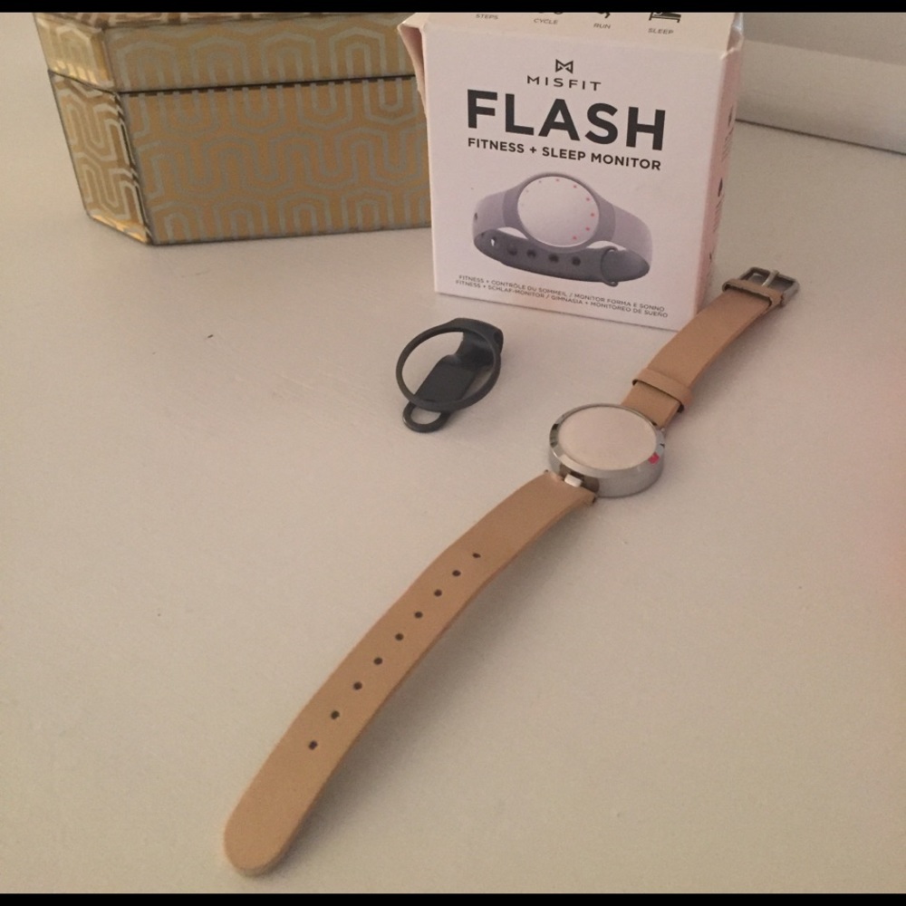 Misfit Flash Fitbit fitness + monitor leather band