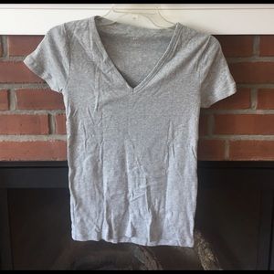Gap v-neck tee shirt