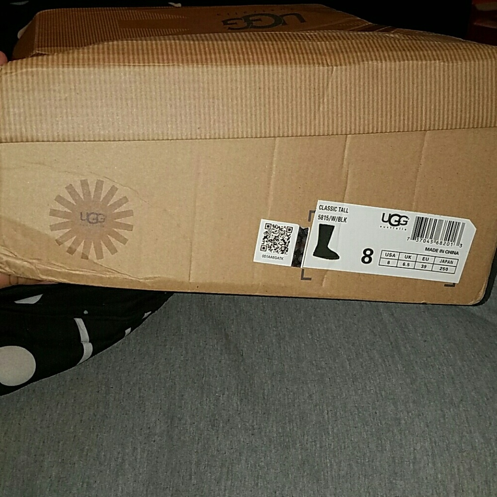 Black classic tall ugg boots size 8
