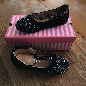 NWT I❤️yokids studded black t-strap shoes size 8