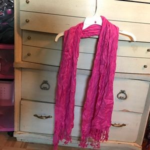 🚨pink scarf with fringe