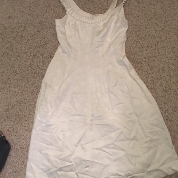 White dress - Picture 1 of 4