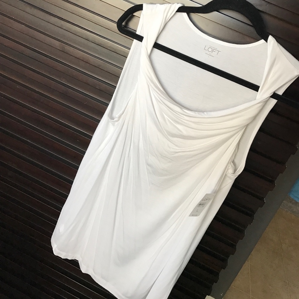 🎈SALE 🎈NWT🌷Ann Taylor Tank, Large