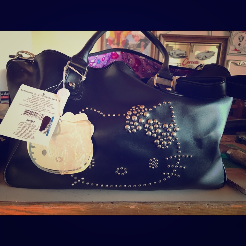 HOLD🙅🏻Hello Kitty Weekender w/ matching Wallet
