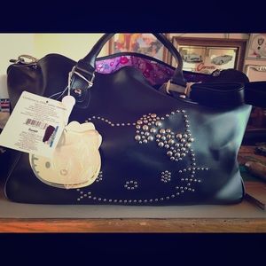 HOLD🙅🏻Hello Kitty Weekender w/ matching Wallet