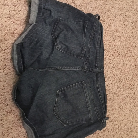 Old Navy women's shorts - Picture 3 of 3