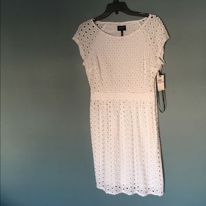 NWT. Laundry by Design White Circle Dress. Size 6.