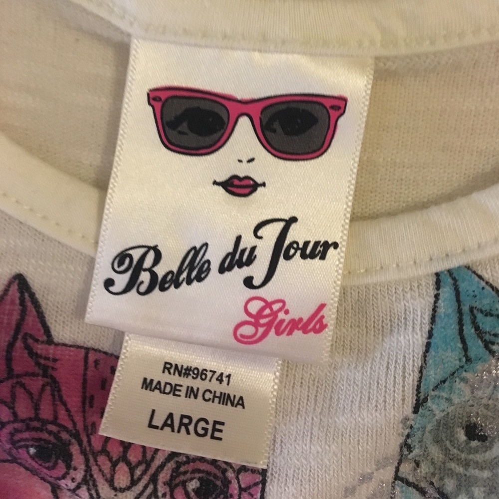 Kids top. - Picture 2 of 3