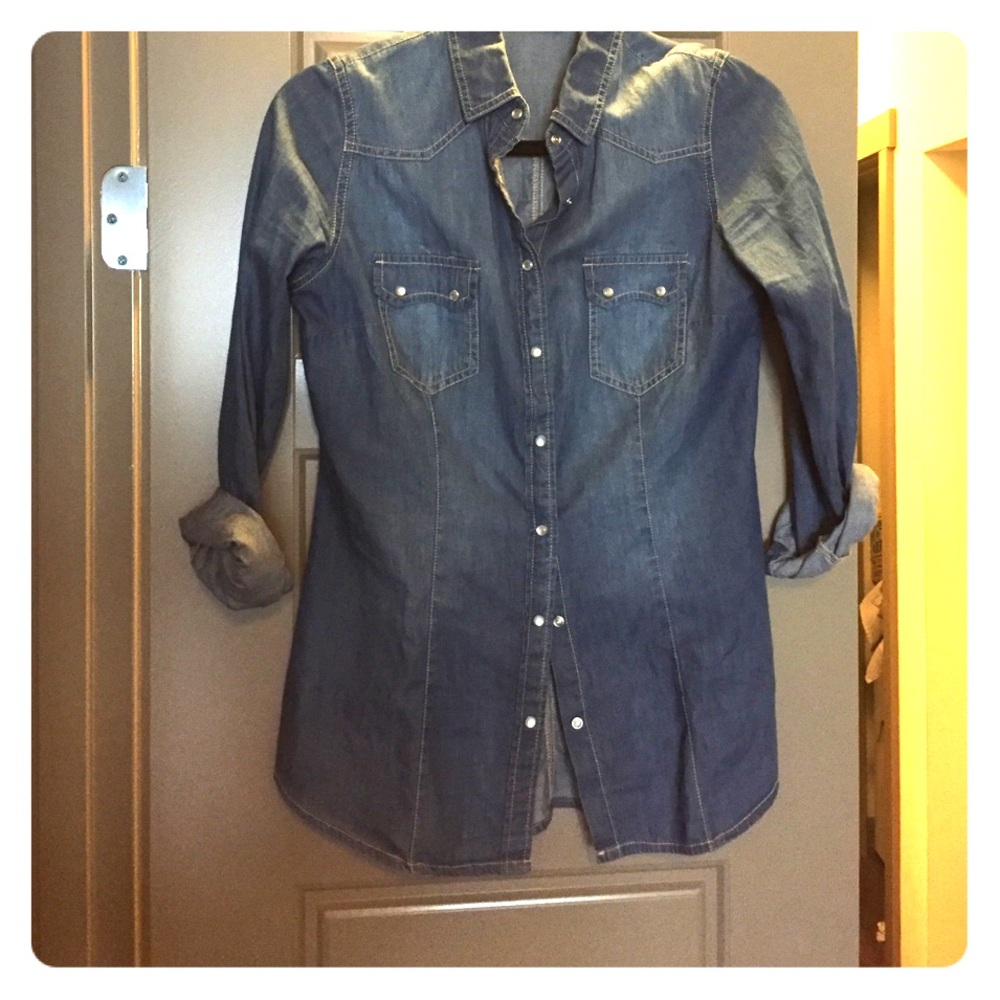 Size small jean shirt with snap buttons