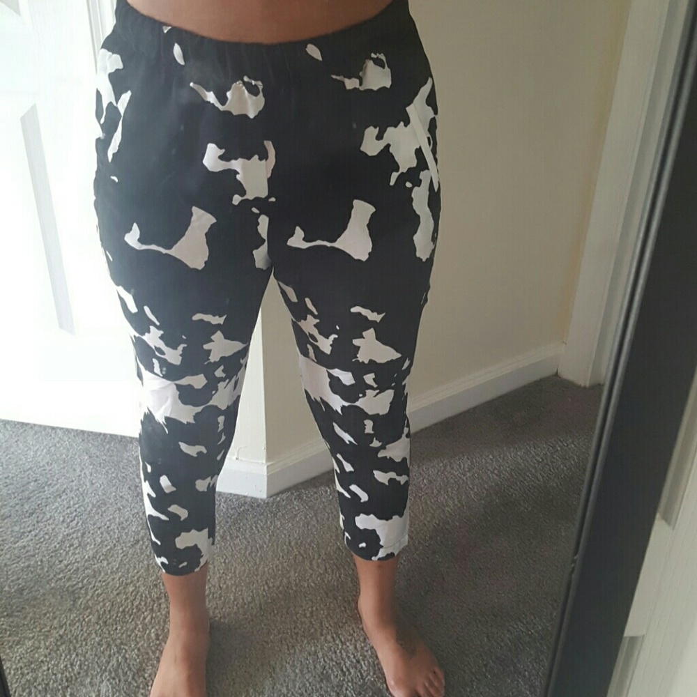 Black and white ankle pant
