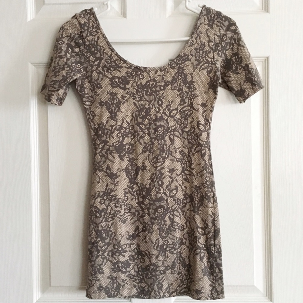 Lace Pattern Body-con Top - Picture 2 of 3
