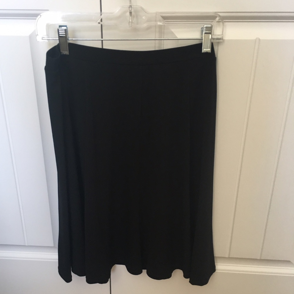 Liz Claiborne black flippy skirt