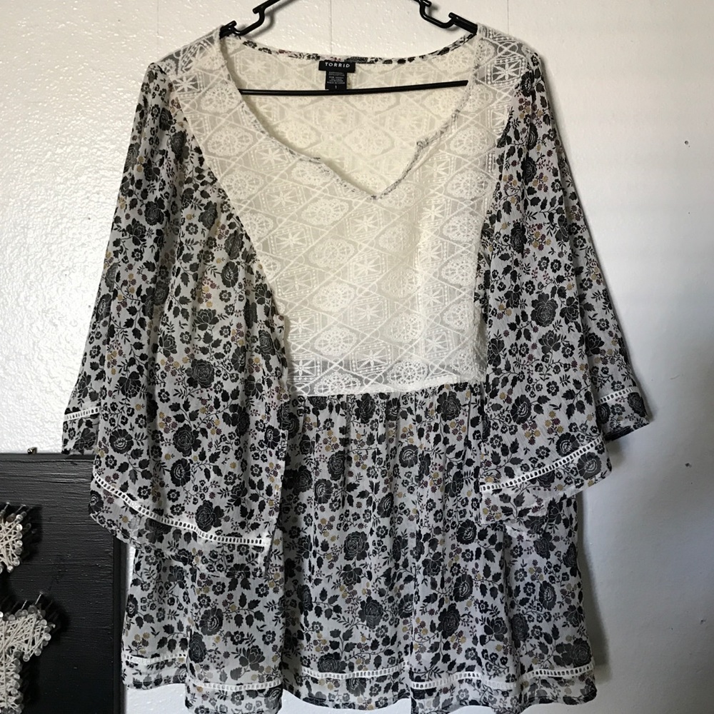 BOHO ADORABLE FLORAL BLOUSE