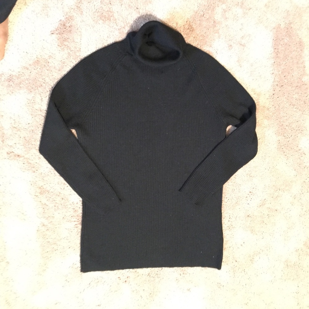 Sweater - Picture 2 of 3