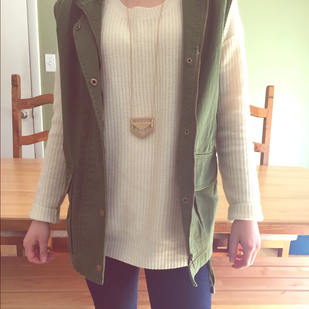 Olive green utility vest - Picture 2 of 4