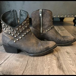 Matisse distressed cowboy bootie