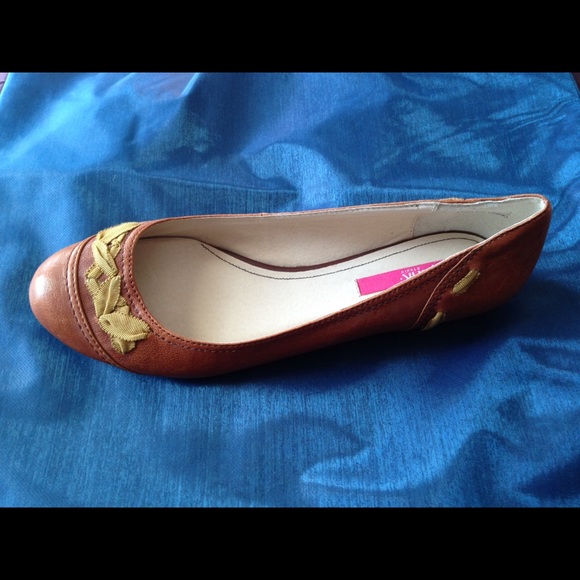 🎉Pink Studio brown leather flats - Picture 2 of 3
