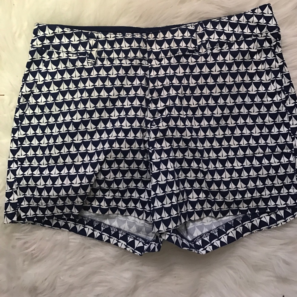 navy and white boat shorts!