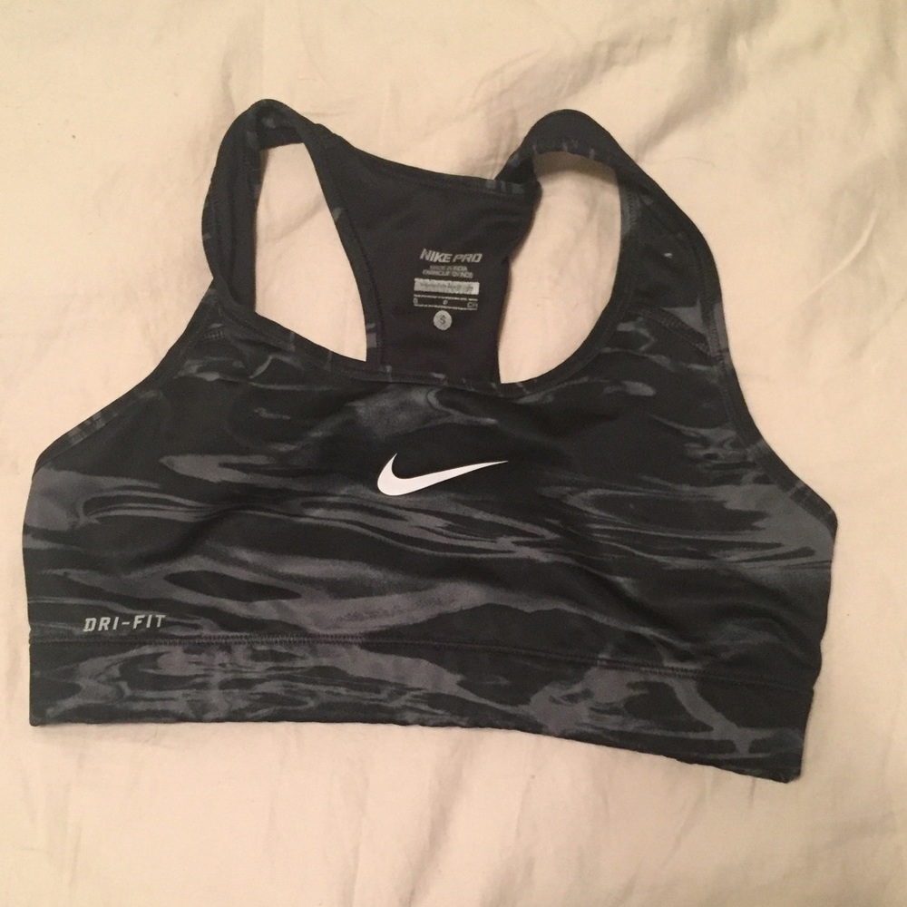 Nike pro sports bra