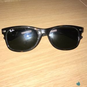 Ray Ban Women's Wayfarer Turtle Shell Sunglasses