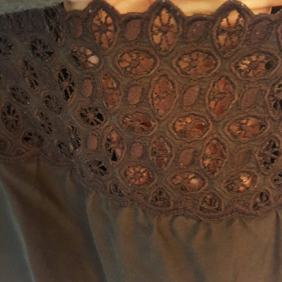 Brown Dress with Lace Detail - Picture 4 of 6