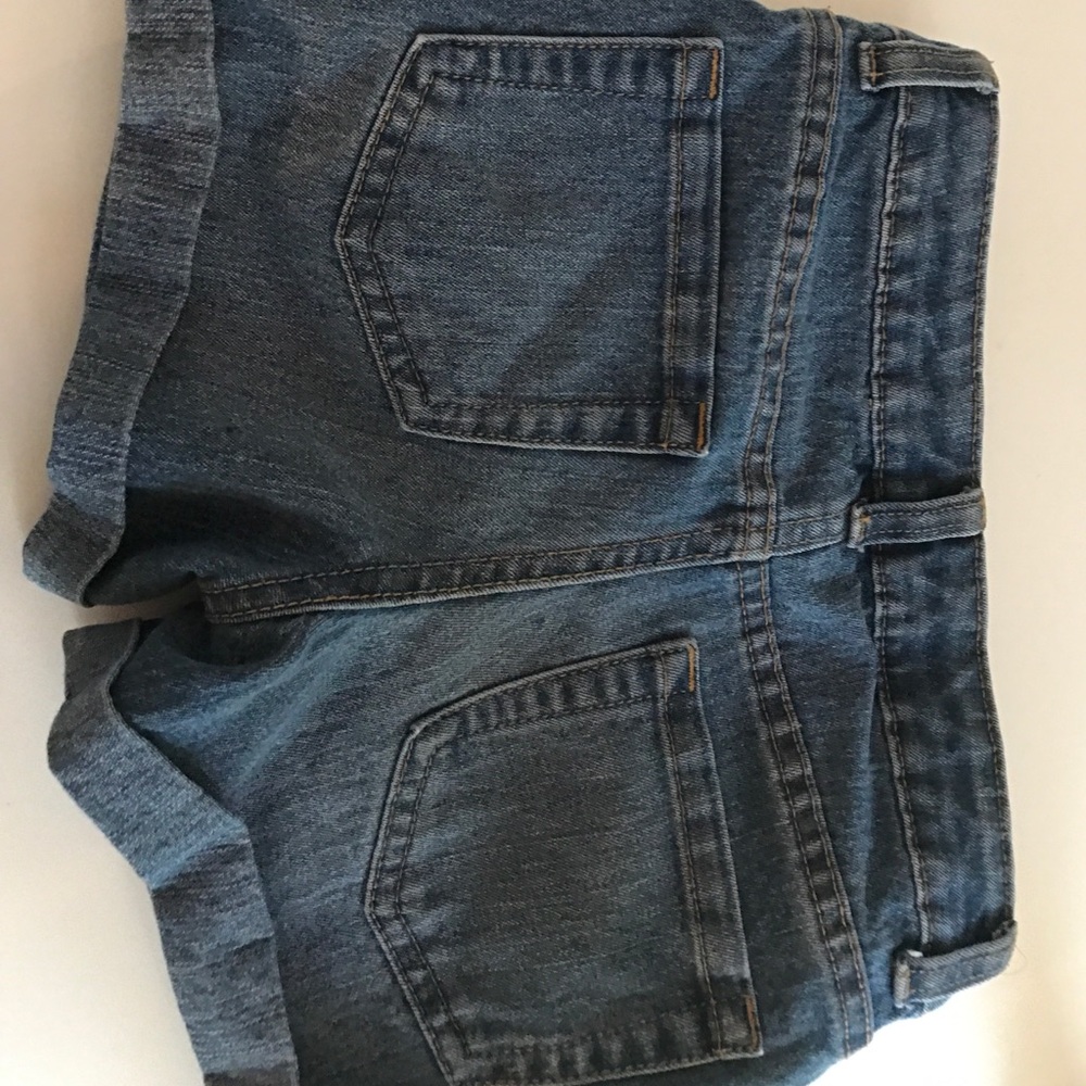 Shorts - Picture 2 of 3